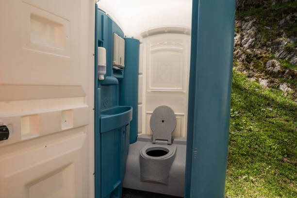 Best Porta potty delivery and setup  in Weedsport, NY